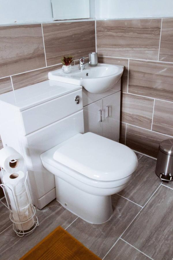 Beautiful 2 Bedroom House - Free Parking - Lt House Leicester Exterior foto